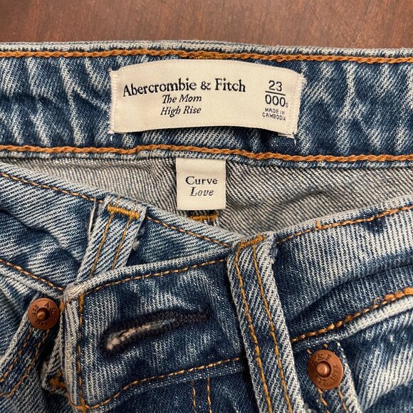 NWOT Abercrombie & Fitch The Mom High Rise Curve Love, 23/000 Short - Picture 5 of 5
